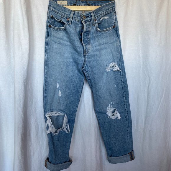 Distressed Levi's Premium 501 button fly Cropped Jeans - Picture 1 of 7